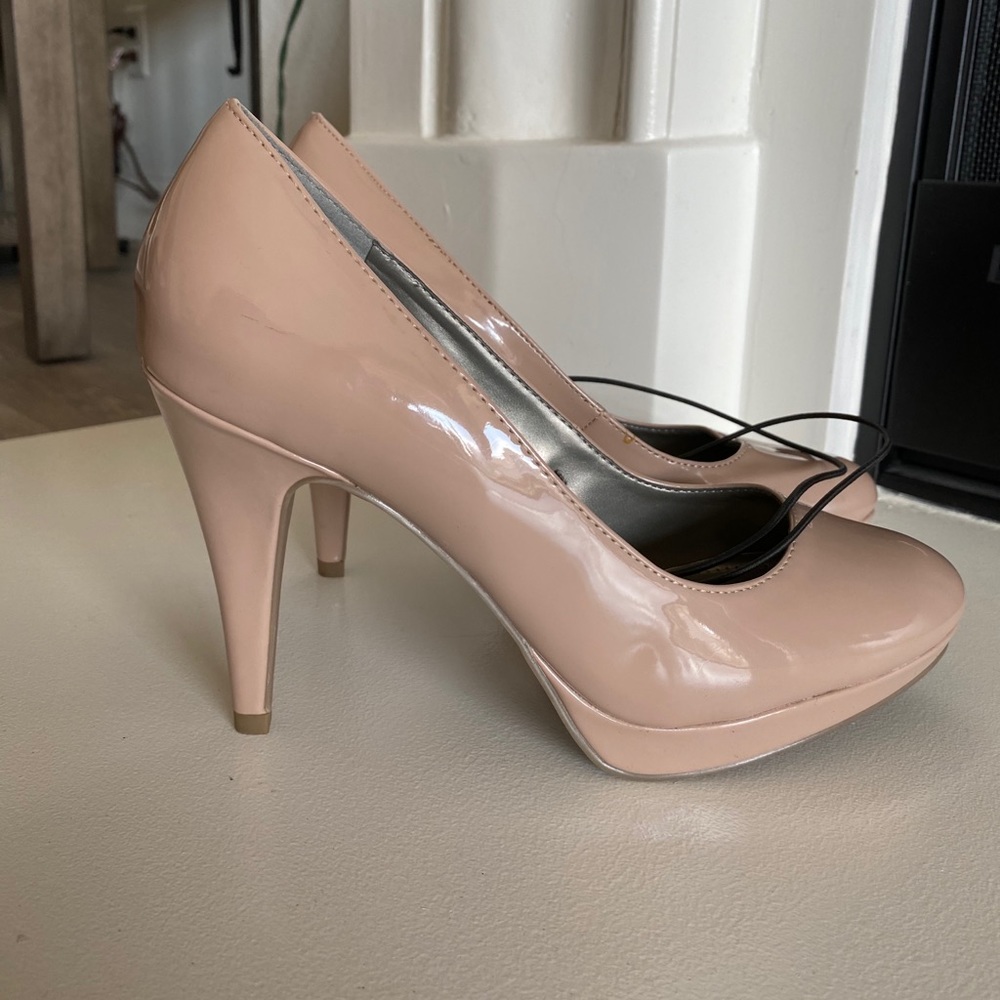Worthington Nude/Pink Heels